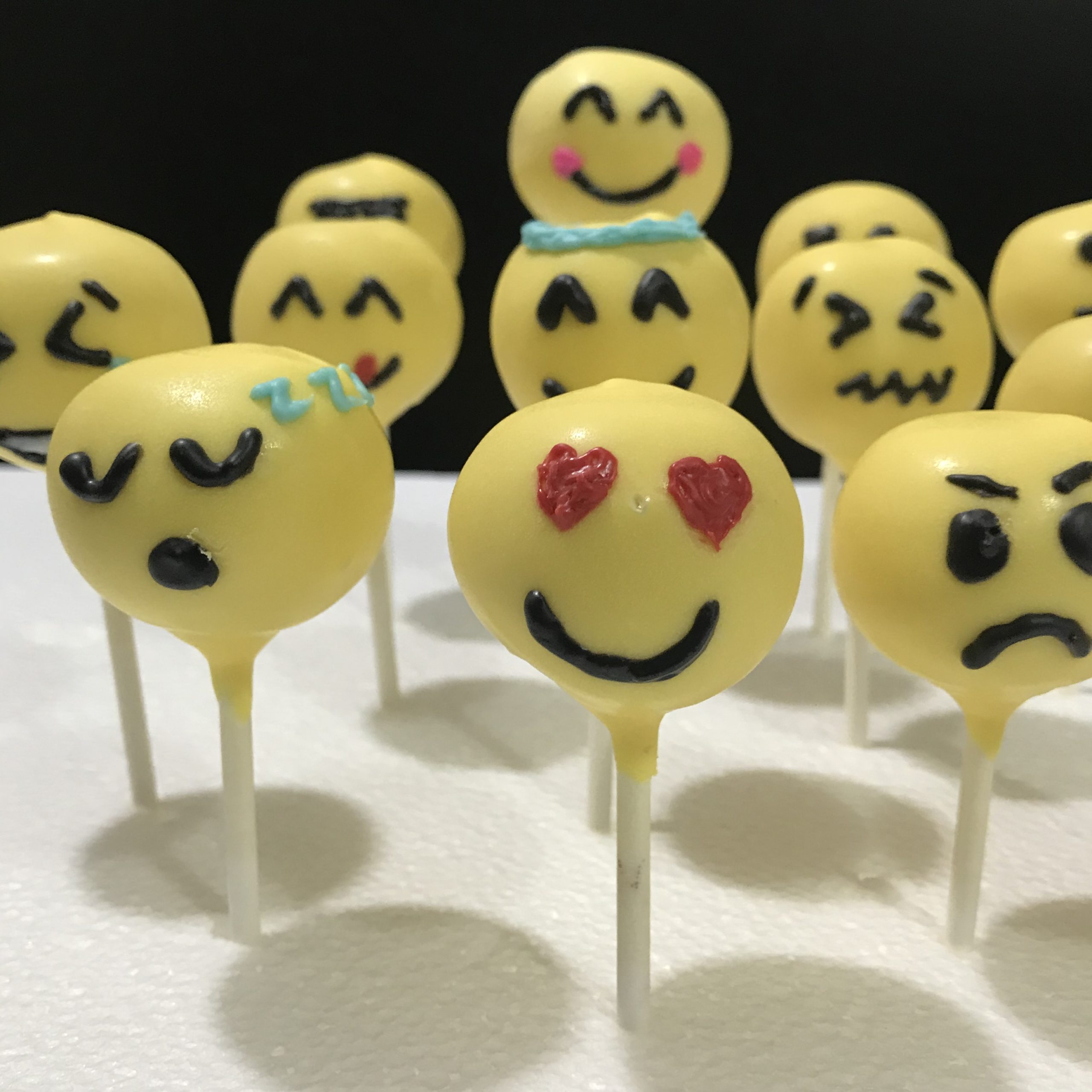 Dz Assorted Expressions Cake Pops