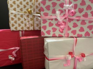 1/2 Dozen Red and White Hearts & Balls Cake Pops 